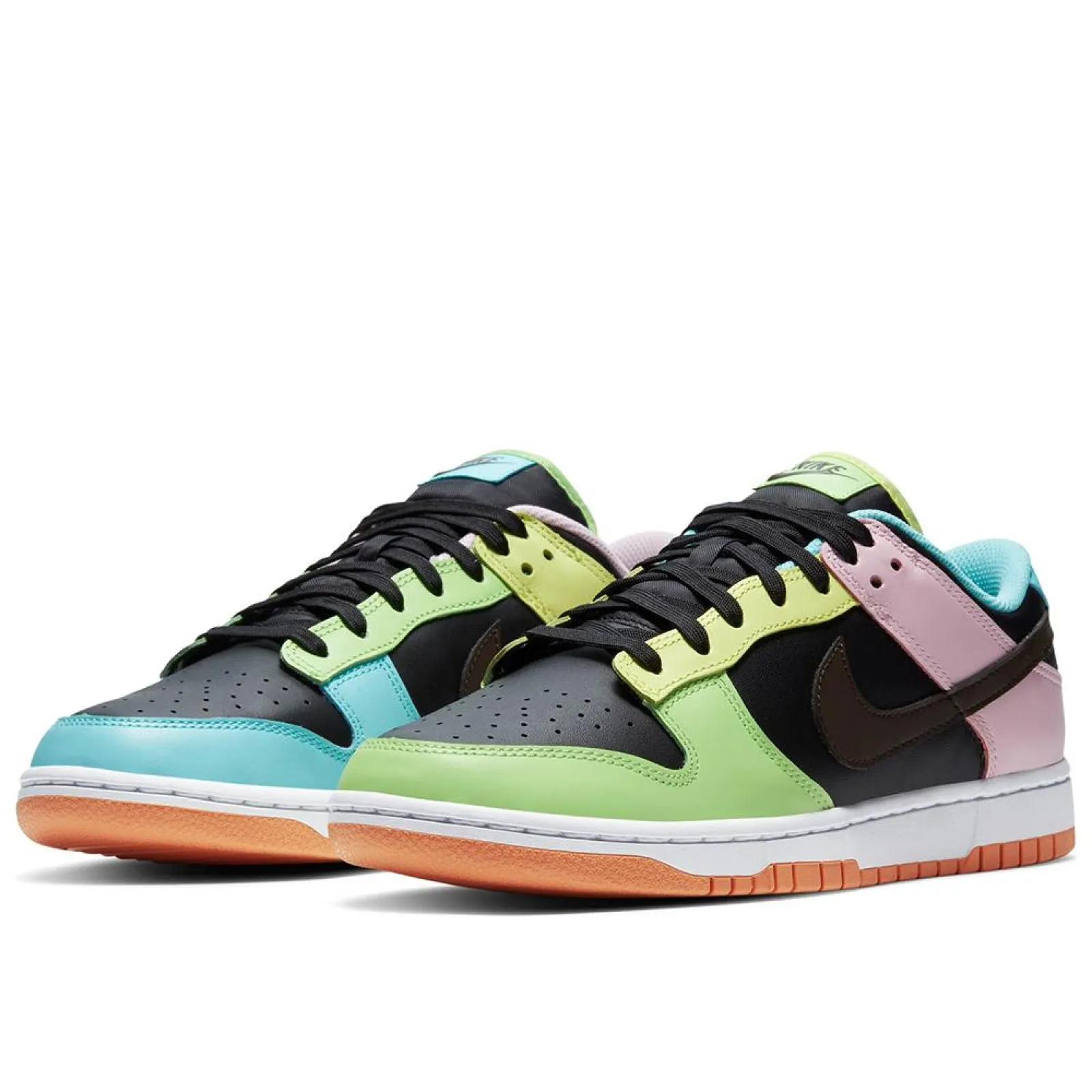 Nike Dunk Low SE ''Free.99''