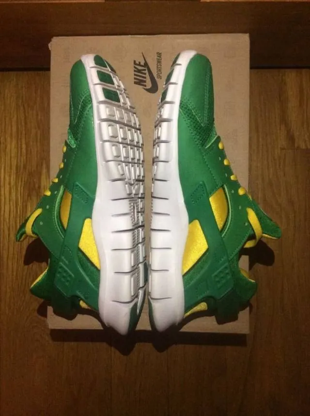 Nike Huarache Run 2012 Oregon Ducks Men 8/Women 9.5 jordan.1