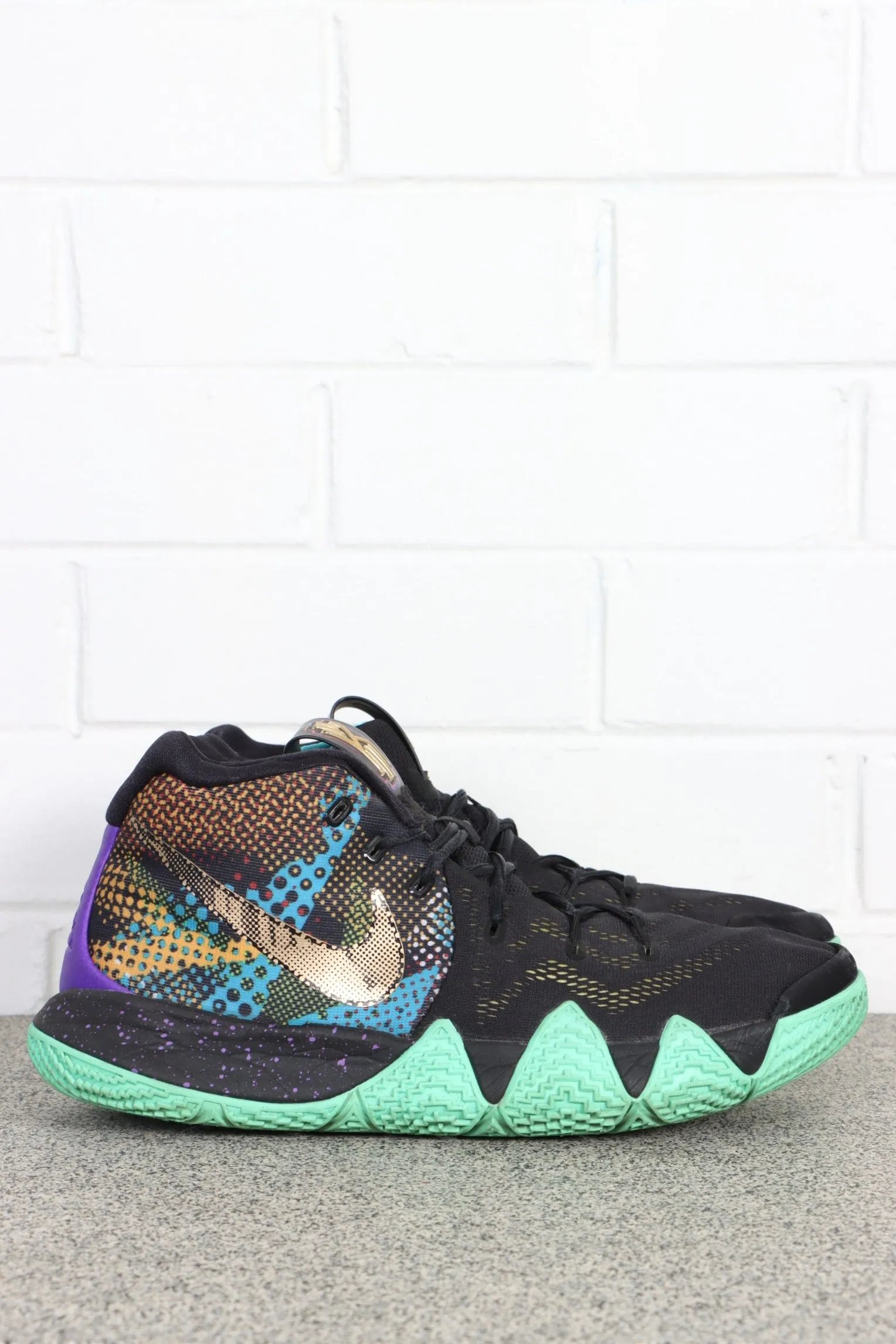 NIKE Kyrie 4 'Mamba Mentality' Sneakers (11.5)