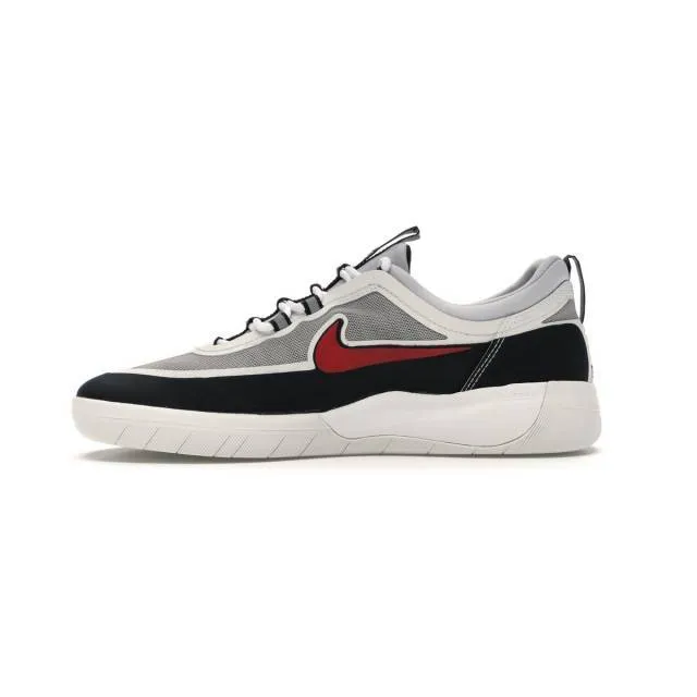 Nike SB Nyjah Free 2 Spiridon (Black/ Metallic Siver/ Sp...