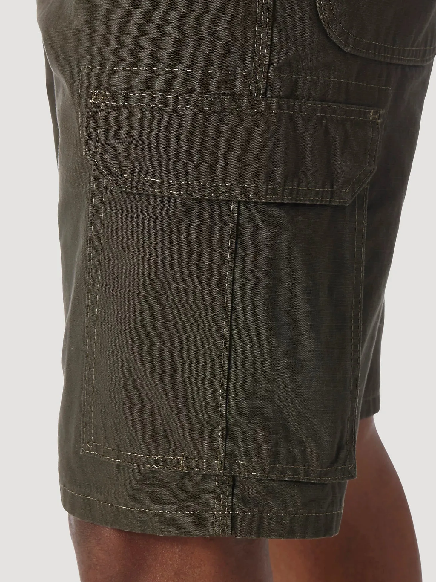 WRANGLER RIGGS WORKWEAR RIPSTOP RANGER CARGO SHORT IN LODEN SIZE 34